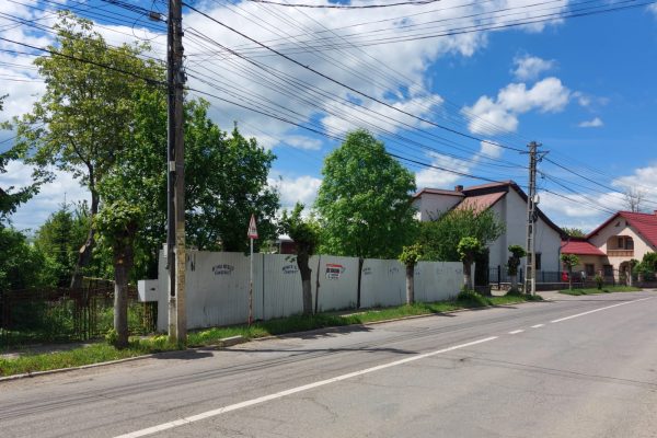 Ofer spre vânzare teren intravilan