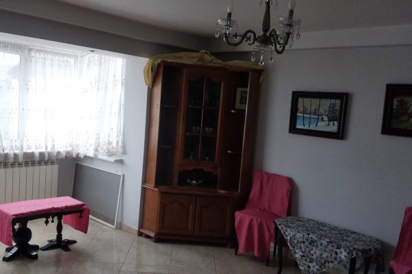 Ofer spre vanzare apartament cu 2 camere