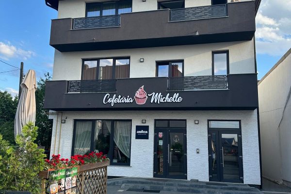 Ofer spre inchiriere 2 apartamente de lux